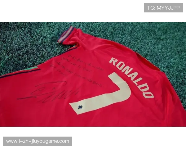 C罗被目击加入慈善拍卖活动，多件私物捐出